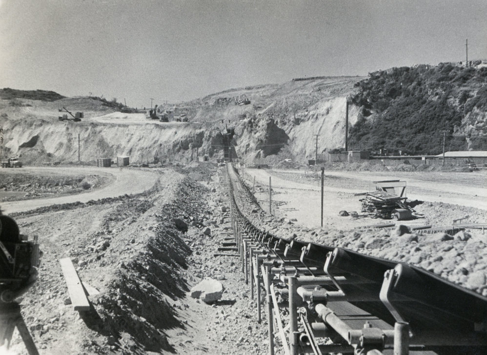 Conveyor belt (Airport reclamation)