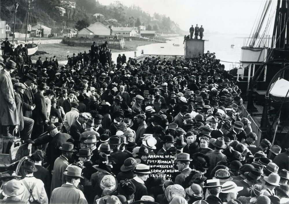Arrival of Port Kembla survivors in Nelson 