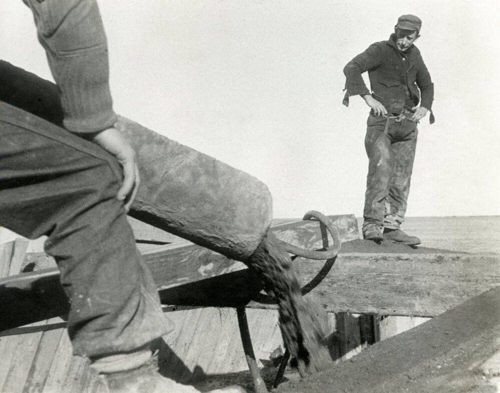 Concrete pouring for breakwater (I)
