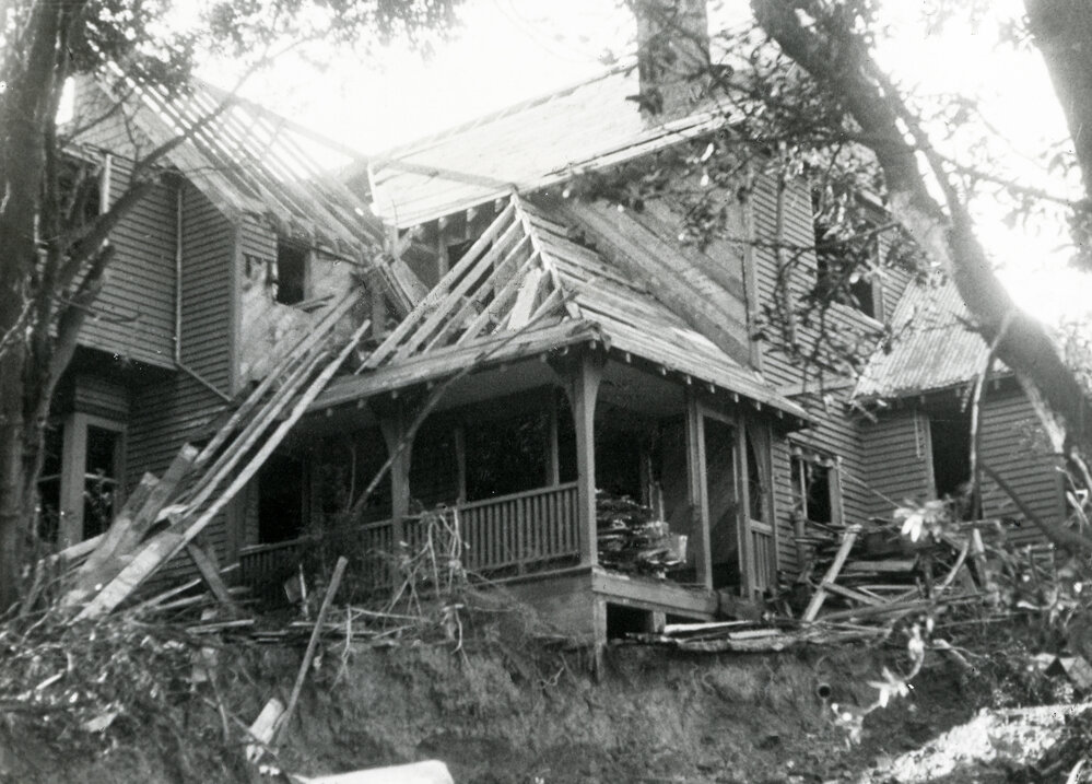 Demolition of 38 Rongotai Terrace