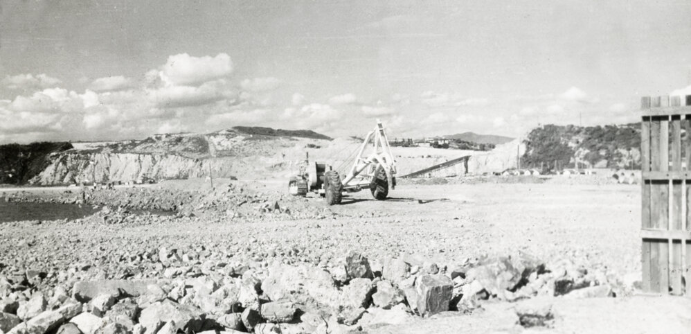 Evans Bay reclamation works (I)