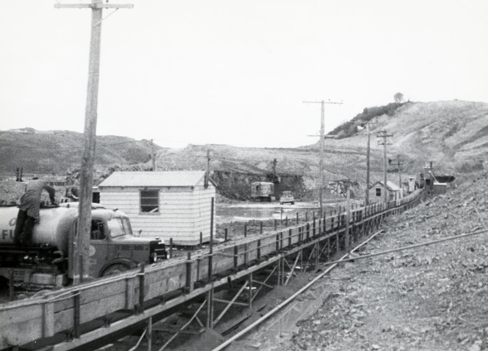 Conveyor belt for soil