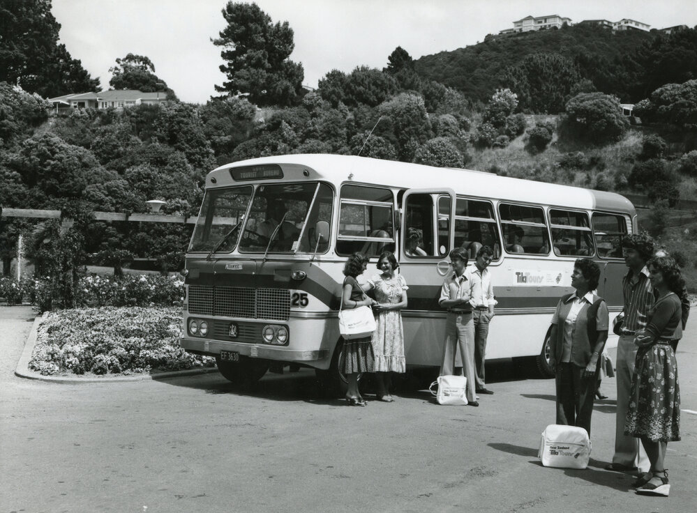 "New Zealand Tiki Tours" bus
