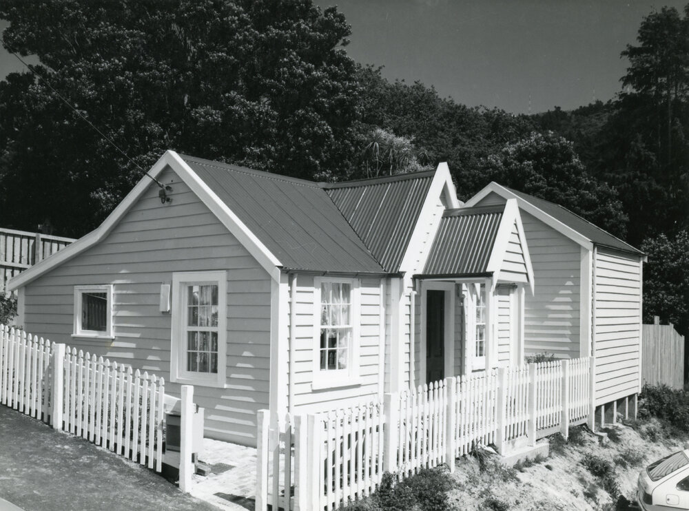 Sexton's Cottage, Bolton Street Cemetery