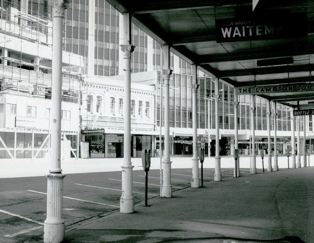 Debretts Hotel, 99 - 101 Lambton Quay