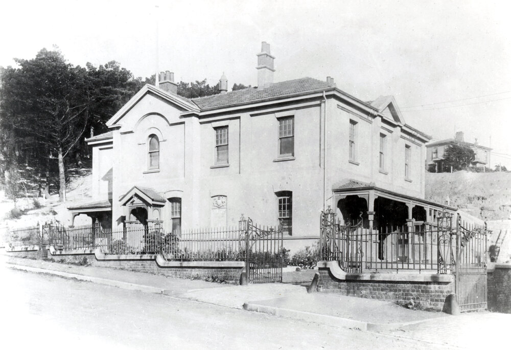 320 Mansfield Street