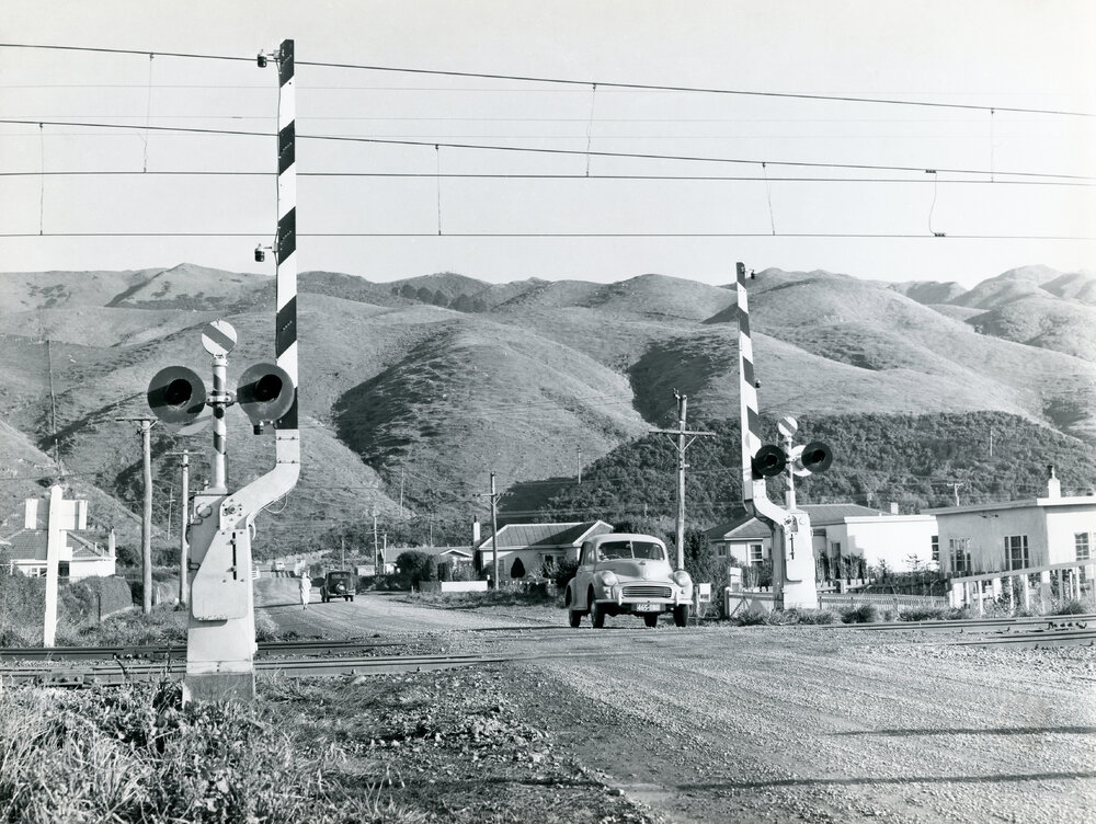 McLellan Street level crossing