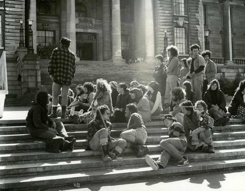 1975 Māori Land March protest at Parliament
