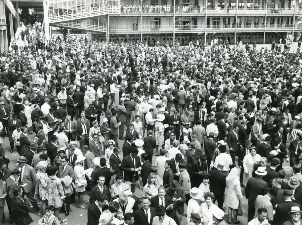 Crowds at Trentham Racecourse