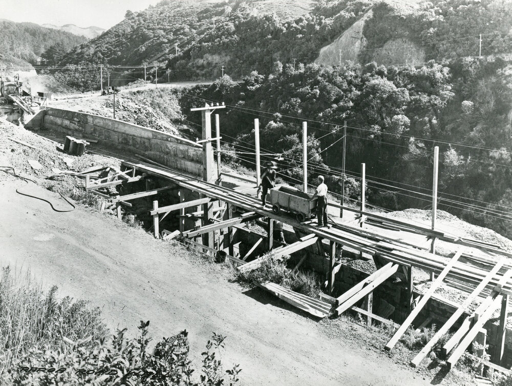 Raroa Crescent retaining wall