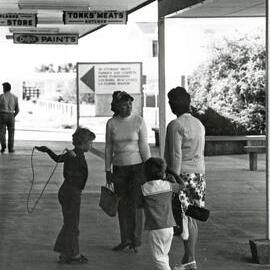 McMillan Court Shopping Centre, Newlands