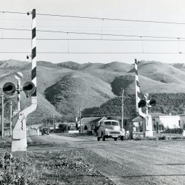 McLellan Street level crossing