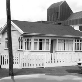 16 Parkvale Road, Karori