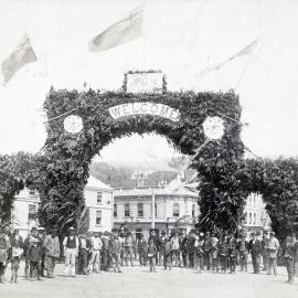 Welcome arch at Queens Wharf