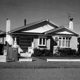 52 Puru Crescent, Lyall Bay