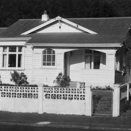 206 Queens Drive, Lyall Bay