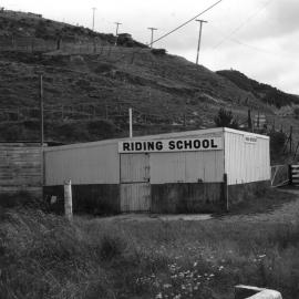 Riding School, Makara