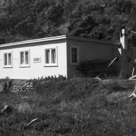 Dwelling, Mākara Beach