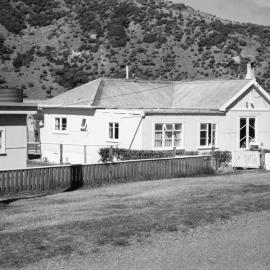 Dwelling, Mākara Beach
