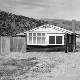 Dwelling, Mākara Beach