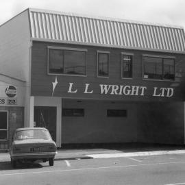 Commercial building, 221 Newlands Road
