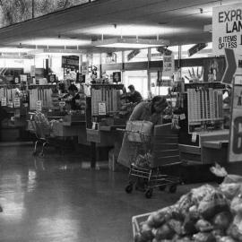 Supermarket, Johnsonville Mall