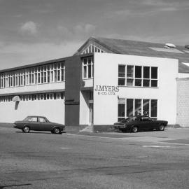 60 Kingsford Smith Street