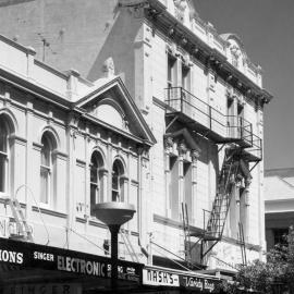 Hotel Bristol, 133 - 139 Cuba Street