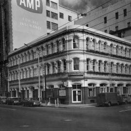 Pier Hotel, 82 Customhouse Quay