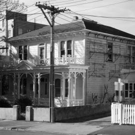 Woodside House, 215 Vivian Street