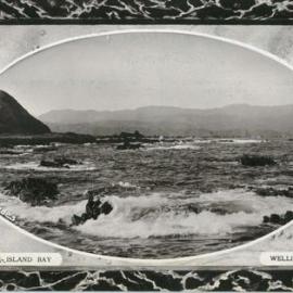 Breakers at Island Bay