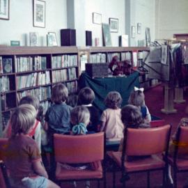 Puppet show in the Children's Library 
