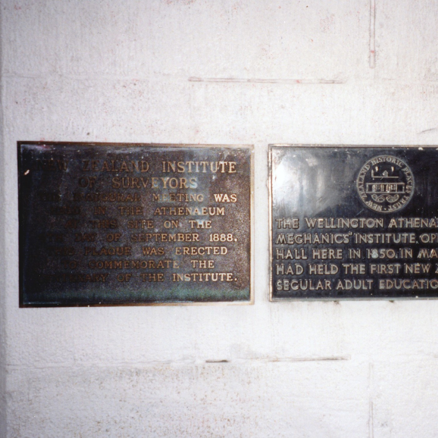 The New Zealand Institute of Surveyors (plaque)
