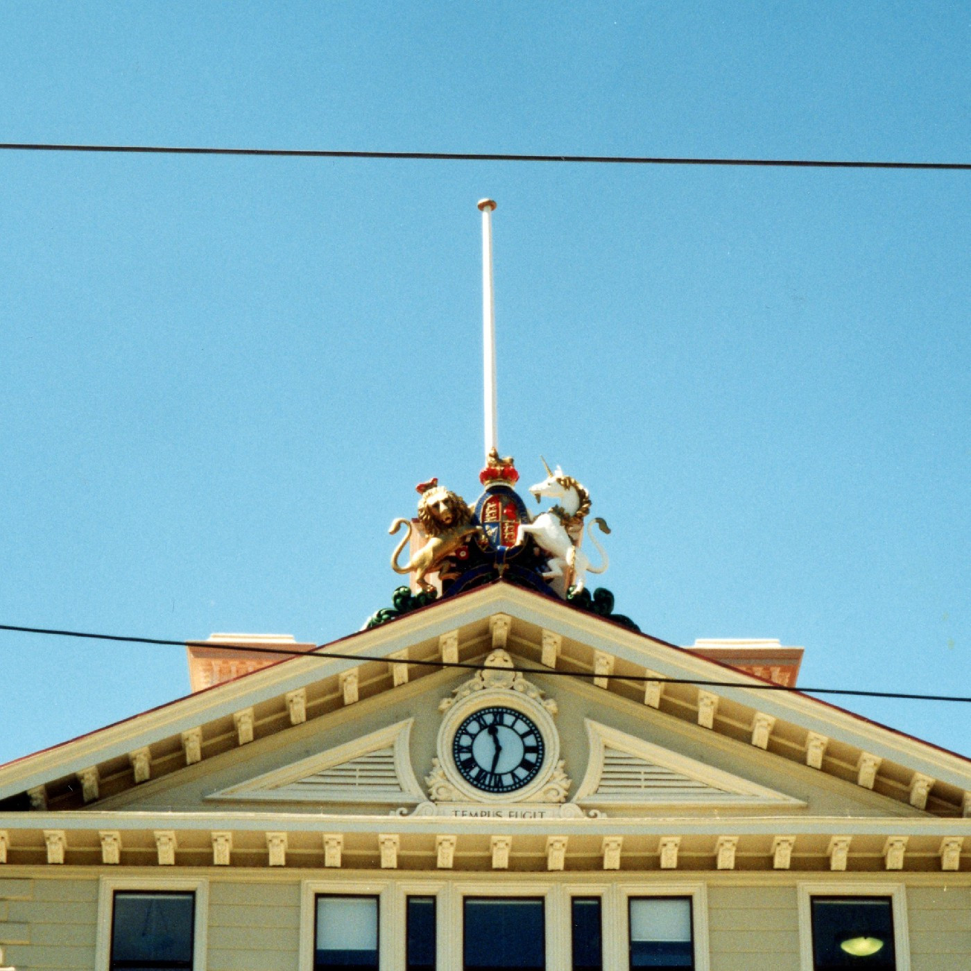 Old Government Buildings: Royal coat of arms, Thomas Dewson