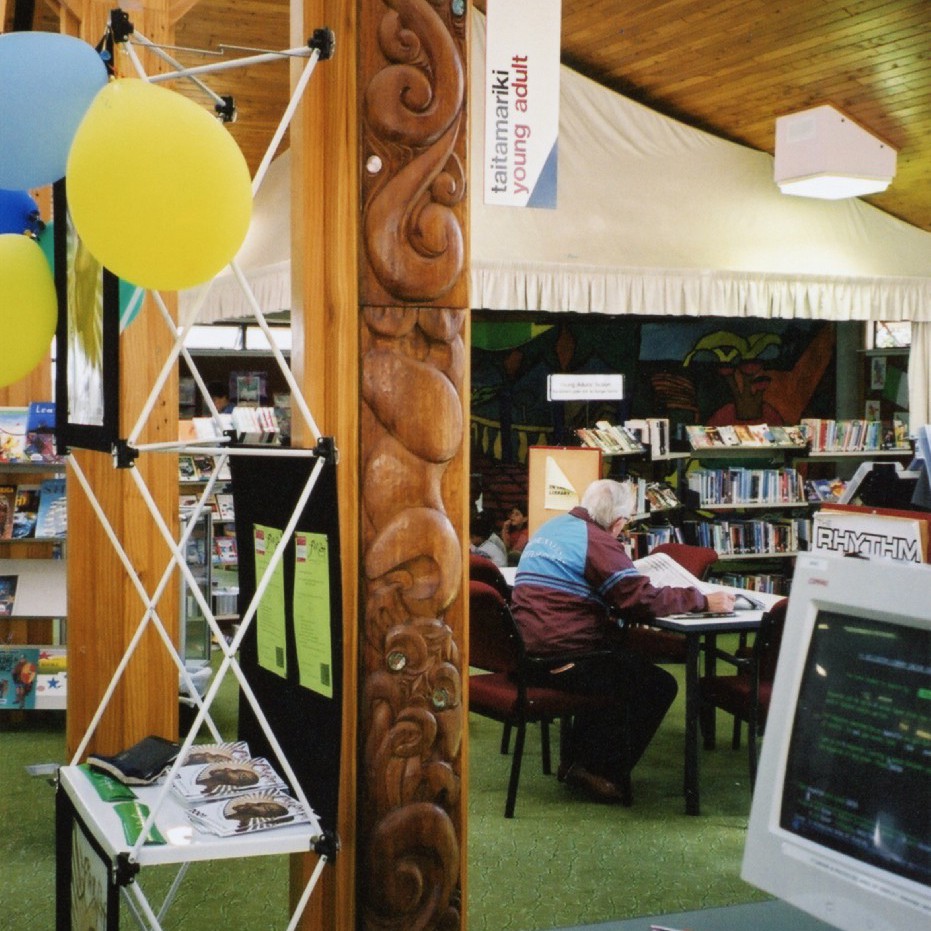 Newtown Library Poupou, Manu Kopere