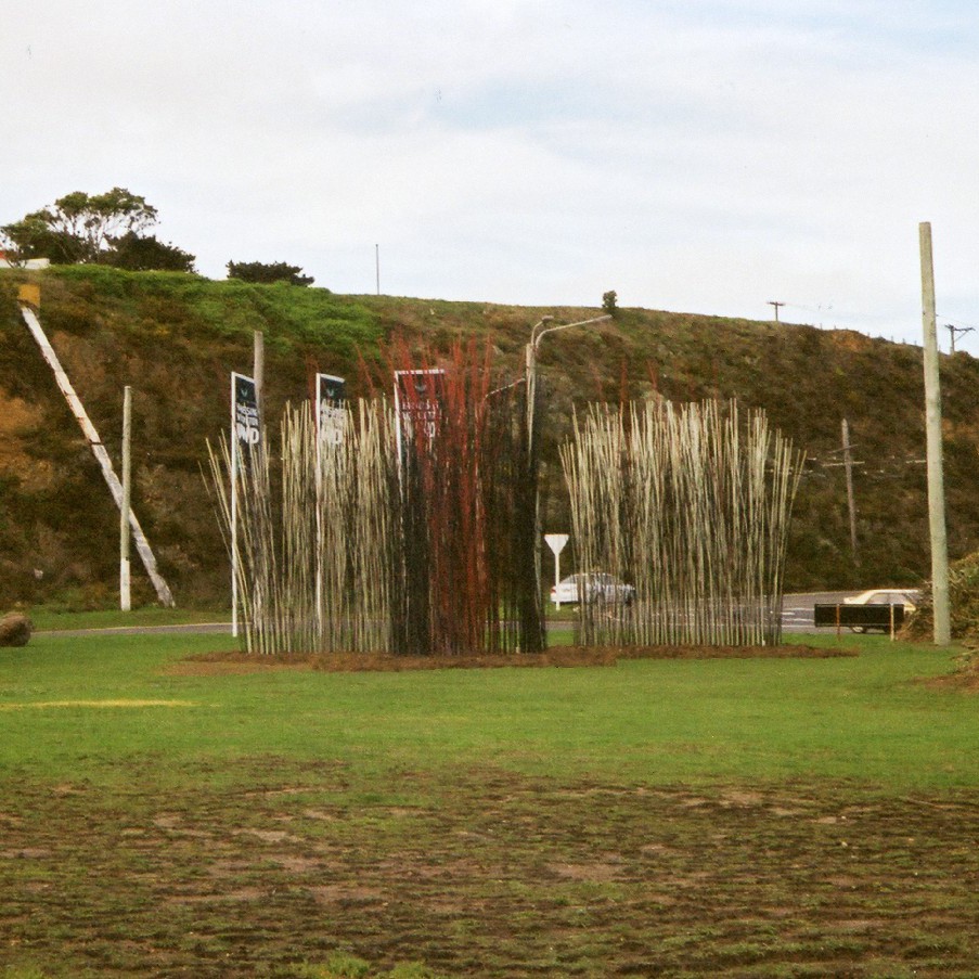 Pacific Grass, Kon Dimopoulos