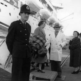 Passenger ship arrives in Wellington