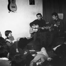 Folk singers perform at Victoria University