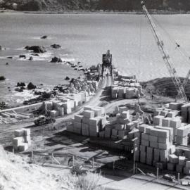 Lyall Bay breakwater construction (II)