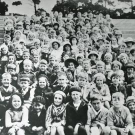 Seatoun School visit to Wellington Zoo, c. 1936